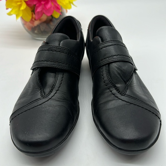 Clarks Collection Black Leather Loafers Size 9.5 BLO6345D - Picture 2 of 7